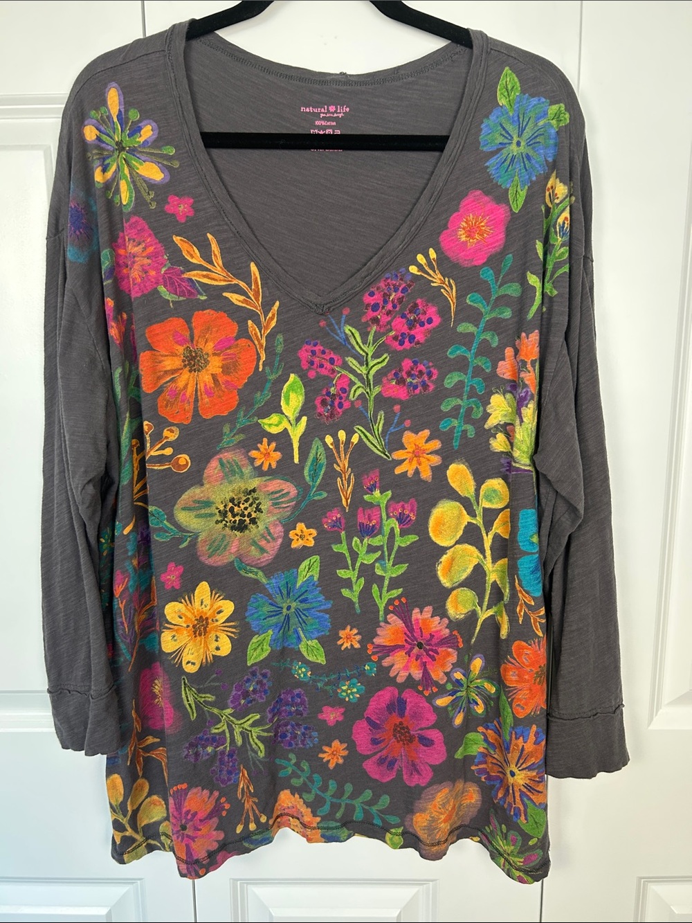 NATURAL LIFE Gray Long-Sleeve V-Neck Top with Multicolor Floral Print